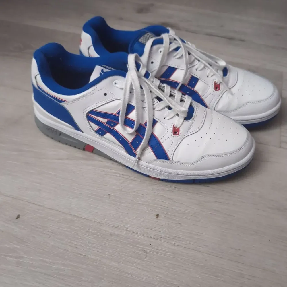 ASICS Shoes Newyork Knicks Mens Size 10 white and blue Asics Shoes